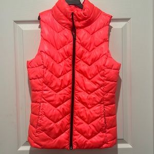 Hot bright pink small puffer vest in perfect condition!